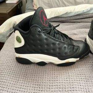 Black and white Jordan’s men’s 9
